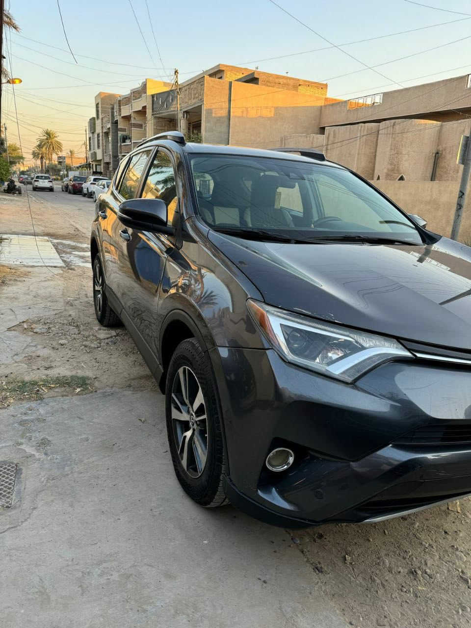 السلام عليكم راف فور 2018 فول XLE امريكي جديدة جدا حادث فقط جاملغ امامي يمين مبدل جاملغ اصلي نفس اللون وبيهة تكحيل بسيط بالبنيد يعني بدون صبغ السيارة ايرباكات كلهة سليمة رقم بغداد ب اسمي تحويل ثاني يوم السيارة على ايدي اني مستوردها ومدخلها للعراق سيارة جديدة جدا مابيهة اي نقص ماشية 121000 وقابل للزيادة السعر 180 ورقة وبيهة مجال مكان السيارة العامرية او المنصور هاتف ***********
