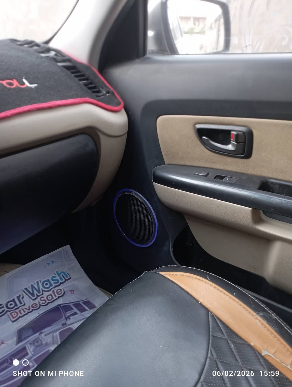 السلام عليكم
صول 2011باسمي للبيع محرك 2000دوش وكير شرط الضمان تحكم سبع اللوان داخل سستم صوت ويل كب فتحه سقف
بصمه 
كامره 
شاشه 
ماشيه قليل جدا84الف
السياره كانت مجفيه على تراب جفيه بدون دواخل ولا شواصي وصوره موضحه عدكم السعر 95وبي مجال *********** السكن حله
