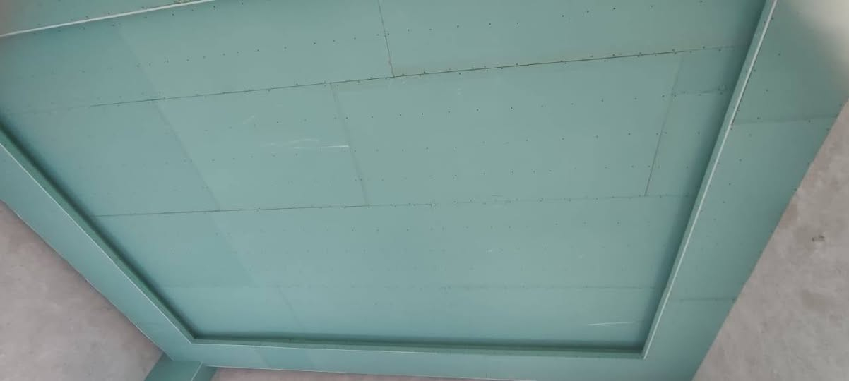 سلام عليكم احد أعمالنا بديكورات جبس بورد بأسعار مناسبة شغل درجه اولى تسليم مهندس ***********
والسقوف الثانويه 📍 
2_تغليف جدران بلاستك +ورق جدران✅
3_بديل رخام ⬛ +بديل خشب ⬜
5_ديكور بلازما 🔳
6_سحبات بورك🔲
8_اصباغ (المنازل +المباني) ⚪⚫
