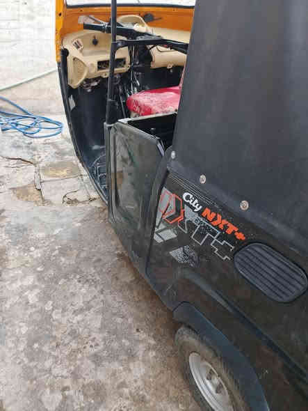 السلام عليكم تكتك بياجو للبيع مرقمة رقم كامل تكتك شغاله خير من الله موديل 2022 السعر (مليونين ونص) العنوان بغداد -الدورة الشراي يتصل ***********
