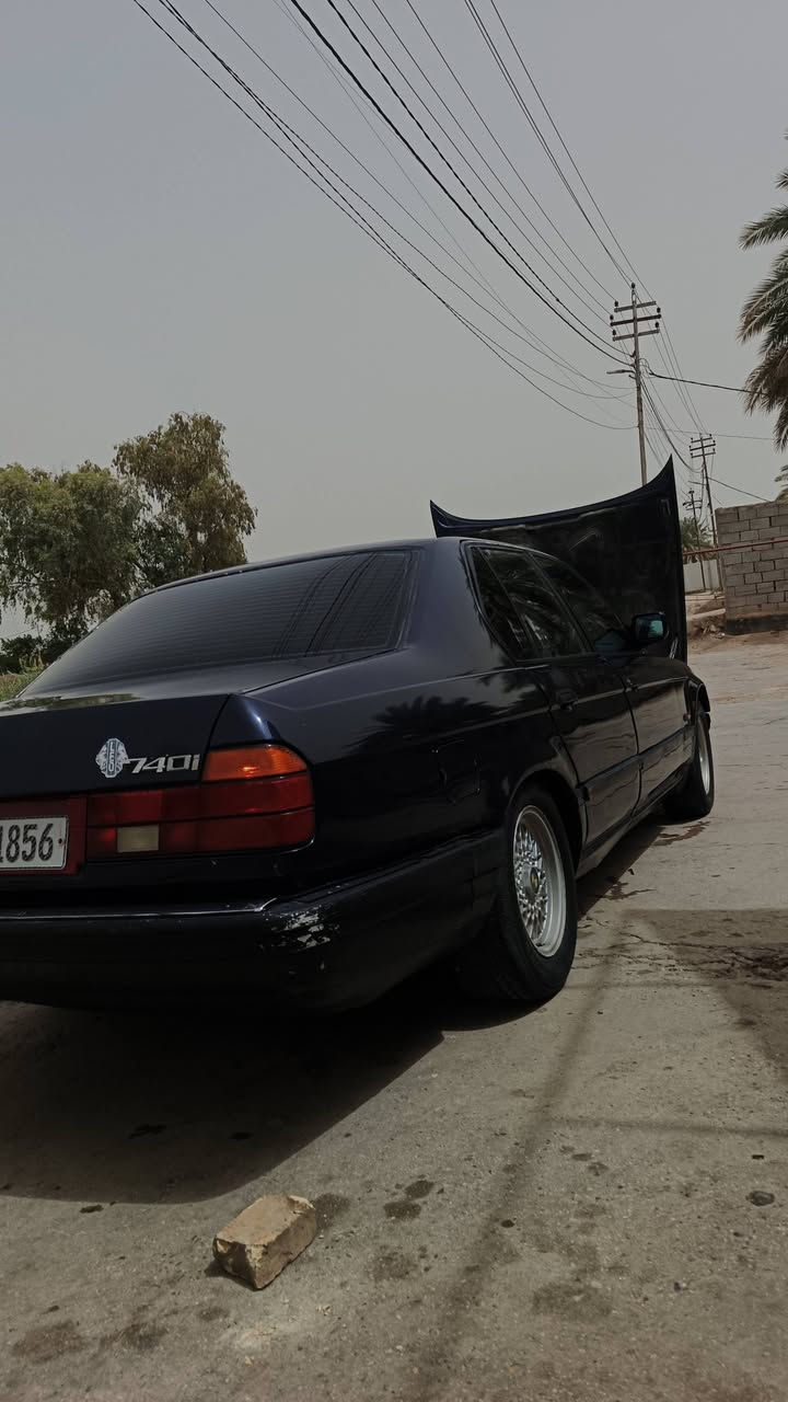 سلام عليكمBMW مديل92مكينهV8 سلندر مكينه كير حداديه تخم تاير تبريد كل مكفول بيه مكانات صبغ سياره نضيفه مال جناي سعر 55وبيه مجال مكان كربلاء ***********
