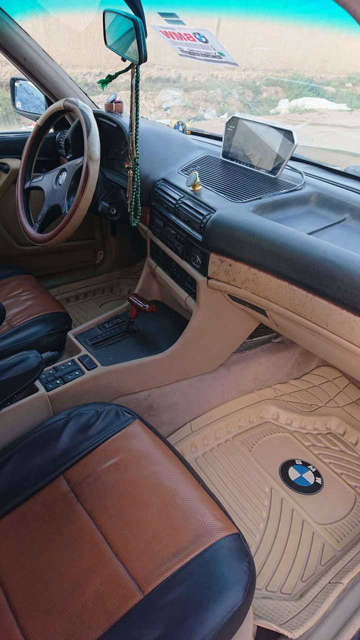 السلام عليكم للبيع فقط بي ام دبليو حجم ٧٣٠ رقم بابل سنوية  السعر ٣٤ ورقة وبيهة مجال قليل الرقم ***********
 الشراي يتصل
كير مكينة حدادية جيدات باتري جديد
