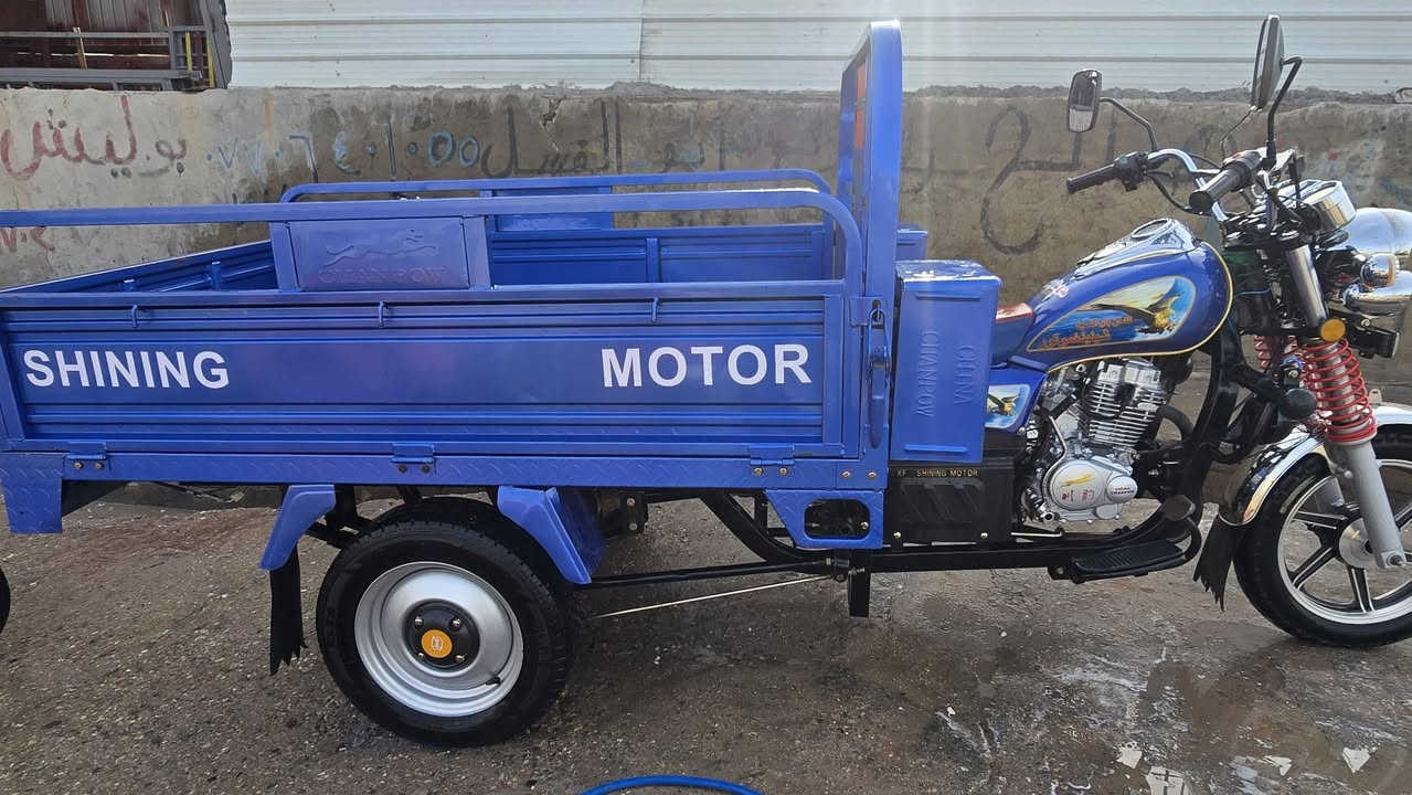 سلام عليكم ستوته جمره كربلائيه مديل 23 طالع بل 25 بشهر 9 نضافه فول وما متعوبه رقم وسنويه وتحويل سنويه ثاني يوم السعر 3750 مليون وبيه مجال الشراي يخابر لو عل خاص ***********
