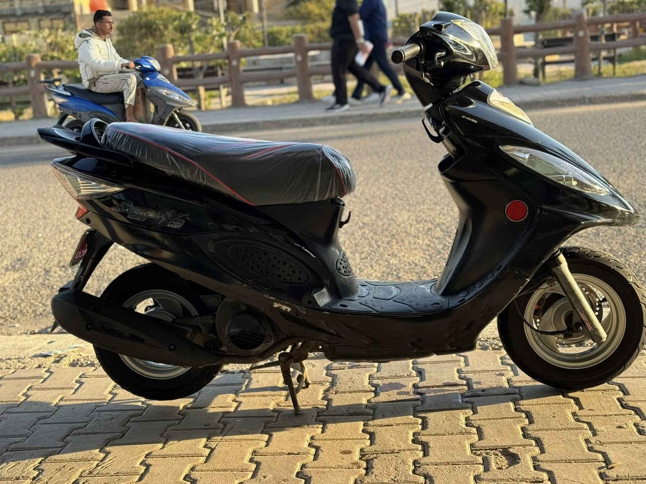 كامكو للبيع  دراجه جديده ومكفوه وكفراته ختم واحد 
مكان دراجعه رفاعي سعره 850 وبيه مجال ‭0781 065 9712‬
