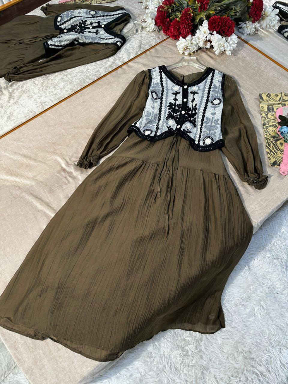 ❤️ ﷽
الكولكشن الرمضاني يبدأ من هنا 💐 

ووصل الجمال وترند الموسم😍❤️
طول تسعين 
خامة شيفون مبطن 

قياسات   افري سايز


**إذا كنت صاحب هذا الإعلان وتريد حذفه لأي سبب، رجاءا أرسل رسالة إلى الدعم الفني**