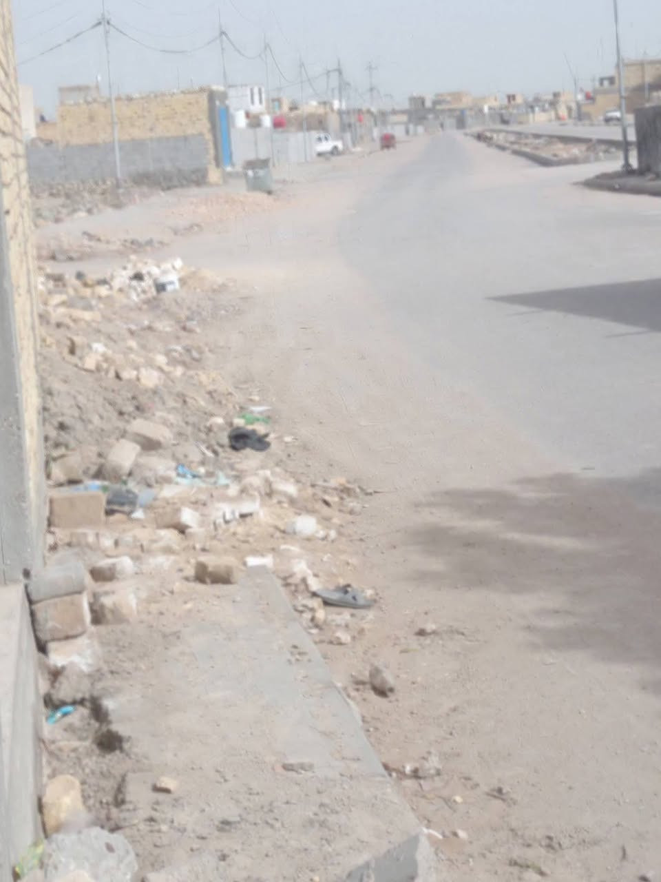 السلام عليكم  بيت  لبيع  غرفتين   ومطبخ وحمات وصاله بنان قديم بحي زهراء صوب الصغير   مساحه 300متر  ونزال،10/20
نهايه  شارع 60   رقم  ***********
