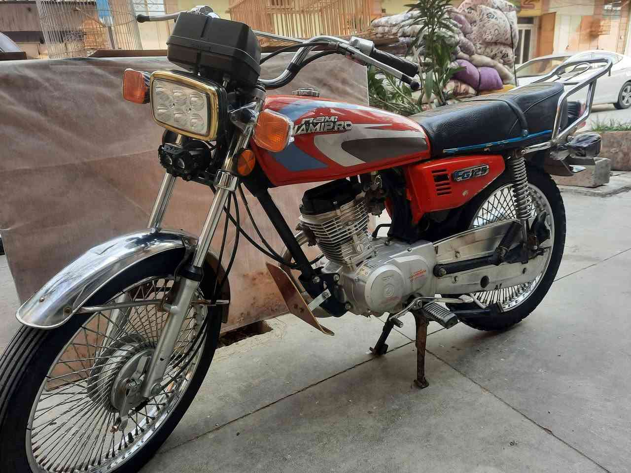 سلام عليكم دراجة نامي برو محسن ٤ كير مع الأوراق للبيع موديل ٢٠٢٠ العنوان خانقين السعر ٥٢٥ بي مجال شي بسيط الشراي يتصل المو شراي ليتصل ***********
