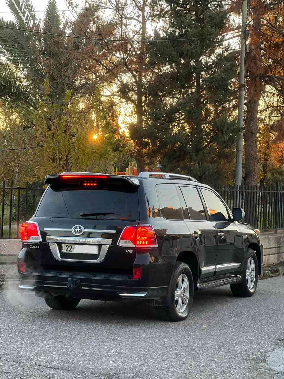 كوردى 
لاندکرۆز GXR 
مۆدێل  / ٢٠١٠ شکل کامل کراوە بە مۆدێل ٢٠١٥ 
مواصفات سلايت شغال 
رۆیشتن / ١٧٢ هەزار کم 
رەقەم هەولێر سەنەوی نوێ 
مەکینە v6 
سبوغ تەنها نیو دەرگای سبوغ 
سەقفی کالبونەوەی هەیە 
بێ ناوگرتن بێ ئێڕباگ 
١٠ وەرەقە غەڕامەی لەسەرە 
پاش مامەڵە وەردەگریەوە

نرخ  ٢٧٧ $ وەرەقە

بۆ پەیوەندی ***********

عربي 

لاندكروز . جيكسارا 
موديل 2010 محدث 2015 
مواصفات سلايت شغال
ماشي / 172 الف كم 
رقم أربيل سنوية جديد 
محرك V6 
صبغ فقط نص باب سائق 
بدون دواخل بدون ايرباك 
قمارة شوية بي جراد 

غرامة 10 ورقة عليها بعد المعاملة نرجع لك 

سعر ٢٧٧ $ 
للاتصال  *********** أربيل, العراق
