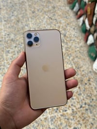 آيفون ١١ برو ماكس • ذاكرة ٦٤ • بطارية ٧٩