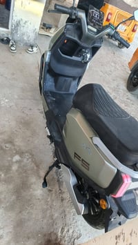 دراجه شحن نضيفه مستخدمه شهر واحد بيها طخه خفيفه موضحه بالصوره تواصل 07...