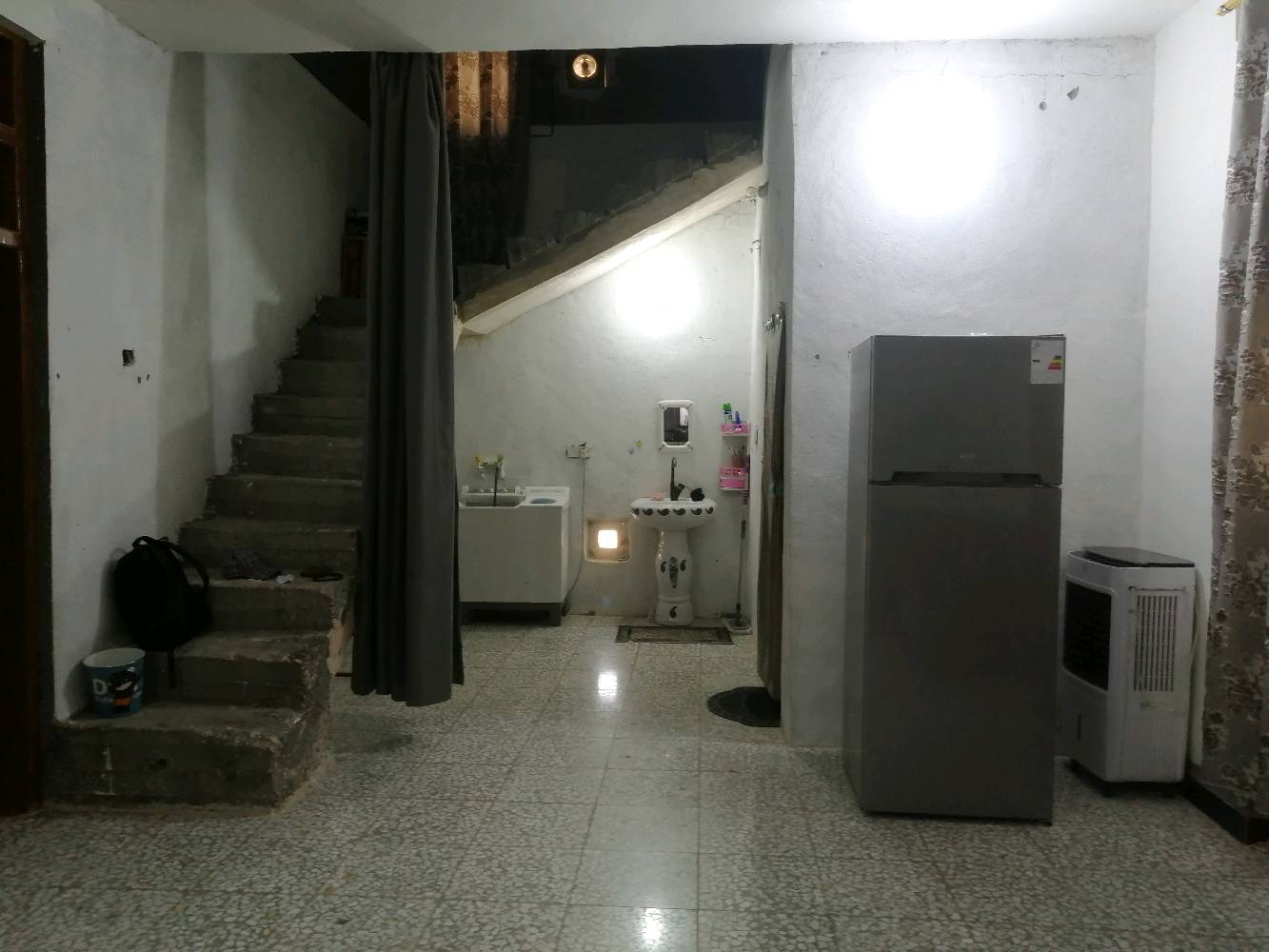 🔴دار للبيع !
🏫المكان : الحله منطقة عنانه

📐المساحة  [ متر 350 مربع]،

يتكون من  [ مطبخ وكلدور وغرفتين نوم  ومجمع صحيات  ]

📍 [ كل الخدمات متوفره  ]

🏡 مساحه خارجيه

🏫بناء حديث

🏡الدار جاهز للسكن

💰 السعر ب ٤٠ مليون غير
قابل للتفاوض

لا تفوّت الفرصة… 🔑

 تواصل معنا الآن على الرقم التالي

 [*********** ]

 واحجز موعدك للمعاينة.

🏡 دار العمر بانتظارك!"