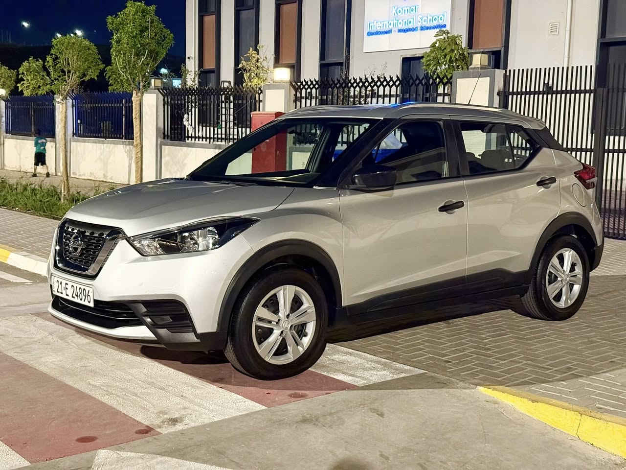 نیسان کیکس خلیجی (٢٠١٨)
قەباغ سندوقی بۆیاخە 
لەگەڵ پەڵەیەک چەمەلەغی پێشەوە
بێناوبێ ئێرباگ 
کامل سێرڤس هایدرۆلیکی گێڕ
ڕۆنی مەکیینە
چوارتایەی تازەی لەژێرە
باتری تازەیە
بێ تەقەوڕەقە
سەنەوی تا (٢٠٣٠) تازەیە
بۆزانیاری زیاتر پەیوەند بکە
(***********)
