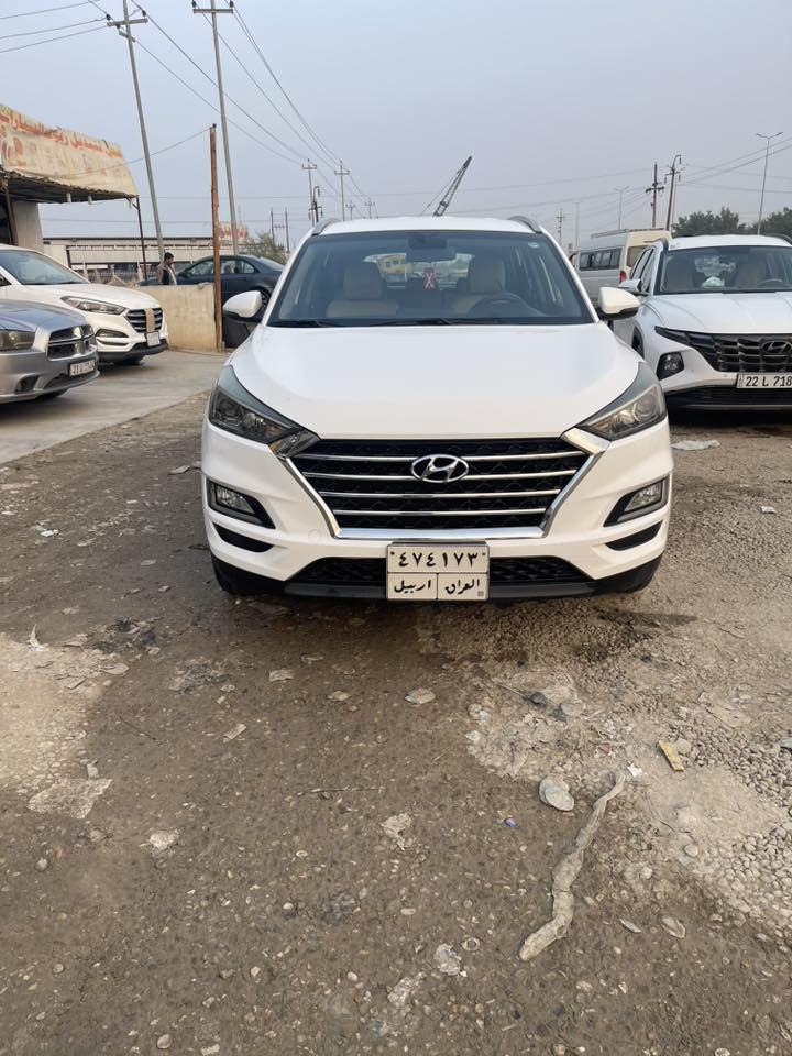 السلام عليكم هونداي توسان كوري  موديل 2019 محرك 2000 بصمة
كشن كهرباء
العداد139
كفالة ماعدا شبر بالباب 
السعر 193$ وبيها مجال 
واسط العزيزية
***********
