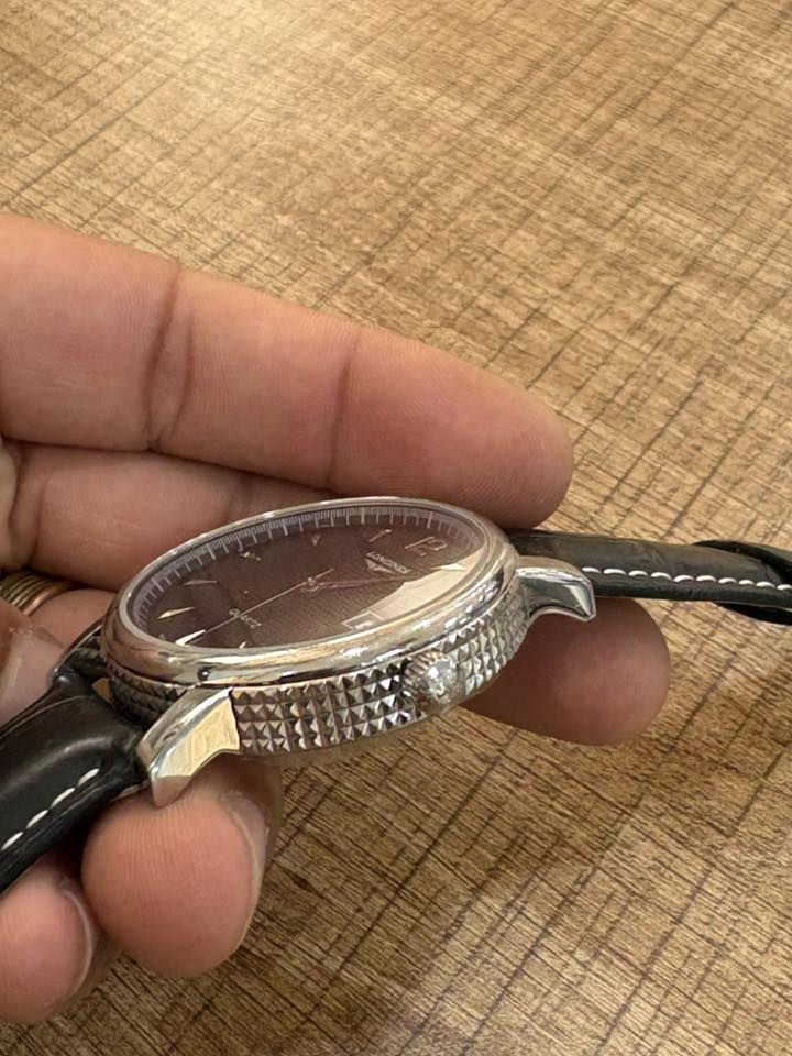 لونجين منفذ شهري يومي قطر ٤٠ سير جلد غير مستخدم
السعر ( ٣٠  ) الف شاري تفضل خاص يوجد توصيل


**إذا كنت صاحب هذا الإعلان وتريد حذفه لأي سبب، رجاءا أرسل رسالة إلى الدعم الفني**