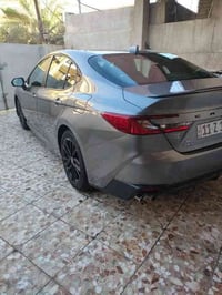 كامري 2025 هايبرد تيوتا كامري 2025  SE    للبيع السياره صور حادثه بالم...