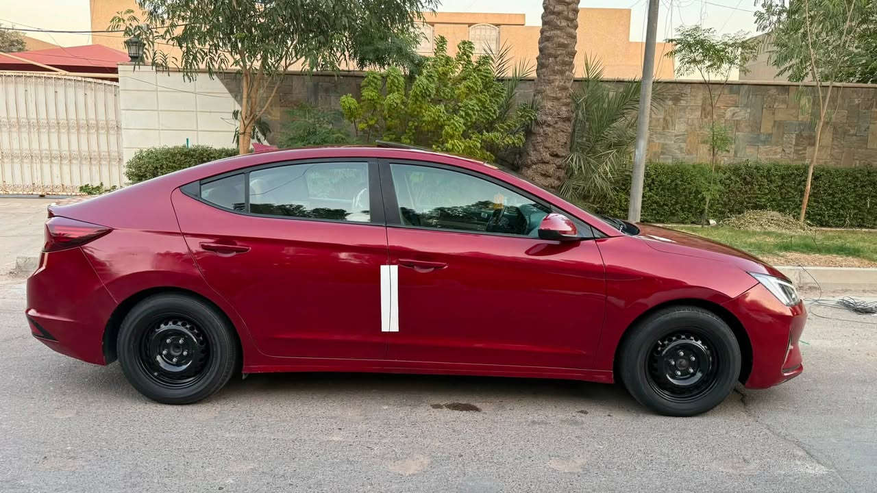 هونداي النترا 2019 وارد امريكي حادثها جاملغ ايمن وباب الصدر صور الحادث منشورة .السيارة مصبوغه عام اثر شخوط مكفوله من الكص والكلبه ابيع هل الموجود تاخذ مني تحويل محرك 2000 دوش كير AT . مواصفات بصمه وفتحه ،ورادار ،شاشة وكامرة . داخل بيجي . رقم بغداد باسمي تحويل شوكت ميعجبك .السعر 97ورقه وبيهه مجال مكان السيارة بغداد . الاتصال على الرقم ***********
