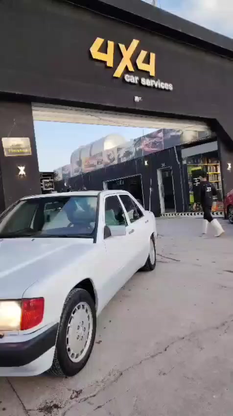 آلُـۜسلام عليكم
🚘مارسيدس 190 طيارين 
🖐🏻⬅️موديل1986
🖐🏻⬅️رقم نينوى الماني 
🖐🏻⬅️محرك وكير شرط
🖐🏻⬅️بيها كابون بانزين⛽️
🖐🏻⬅️ضرر جاملغات خلفي صبغ بدون داخل 
🖐🏻⬅️شرط التحويل🤝 
🚦السعر51💵وبيها مجال 
‏‪***********‬‏
