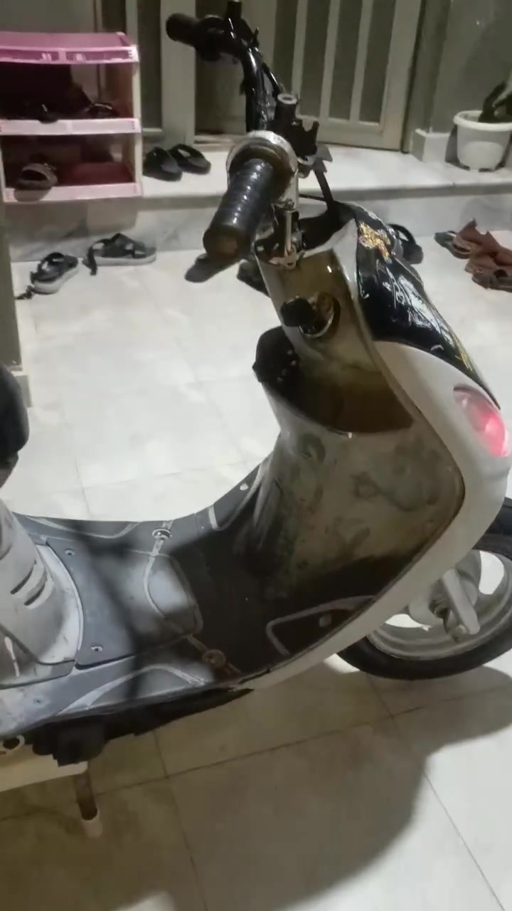 سلام وعليكم ماكس منغولي للبيع  مفتوحهه غراضه كاملهه مكاني سماوه حي 36 شراي يتصل
***********
