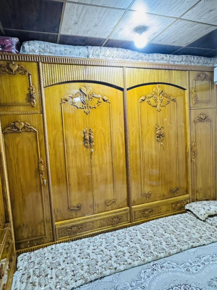 السلام عليكم 
غرفة نوم فصال عراقي خشب زان قنصور 6 أبواب خشب ثقيل غرفة خدش ما بيها السعر مليون ومية الف وبيها مجال بسيط الي يريد يتواصل خاص


**إذا كنت صاحب هذا الإعلان وتريد حذفه لأي سبب، رجاءا أرسل رسالة إلى الدعم الفني**