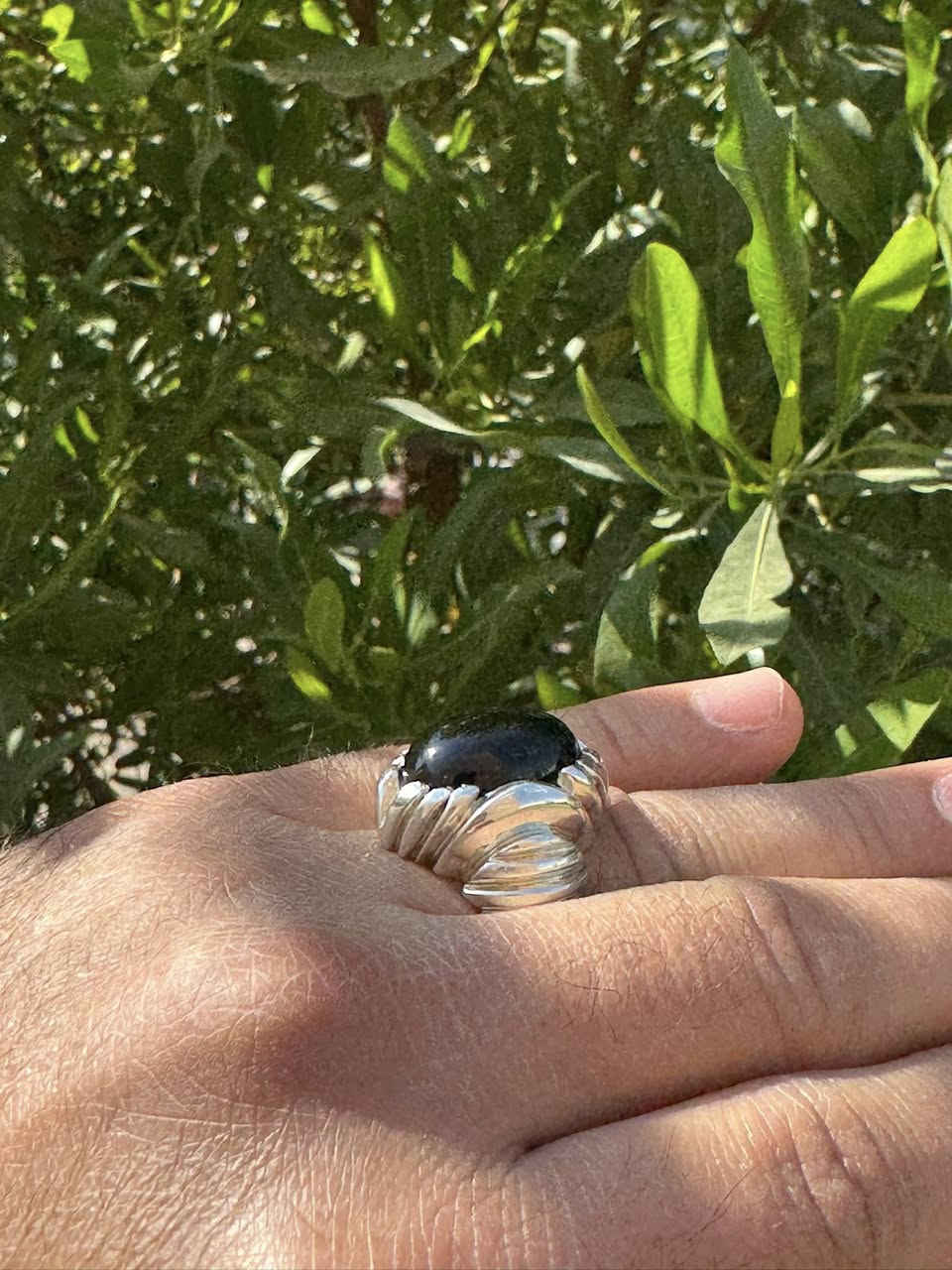 السلام عليكم
خاتم تحفه شفه يماني متوج بصياغه المبدع حمادة Vip صياغه ثقيله عيار الفضه 999 
ملاحضه (بيع فقط) للاستفسار اتصال او واتساب***********
