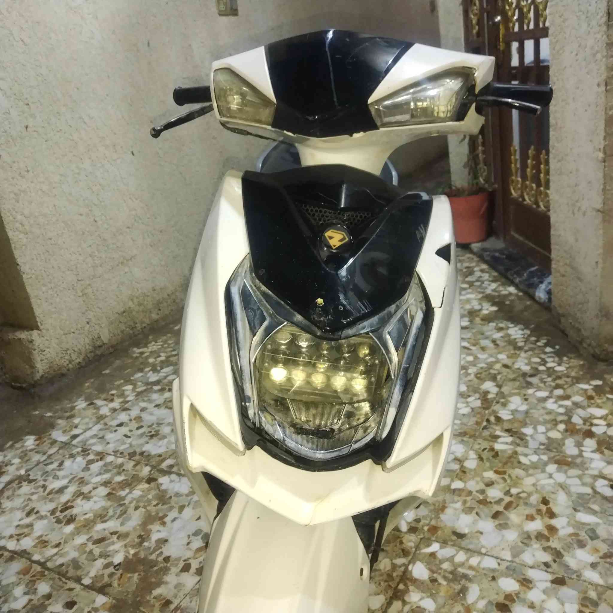 سلام عليكم.
الدراجة كاطعة نارية للعلم لاتبخير لاتنقيص دهن تايرات جدد مكينة ناعمة خير من الله ابيعة على وضعهة بسسب عدم التفرغ مكاني حلة
*********** بيه واتساب
