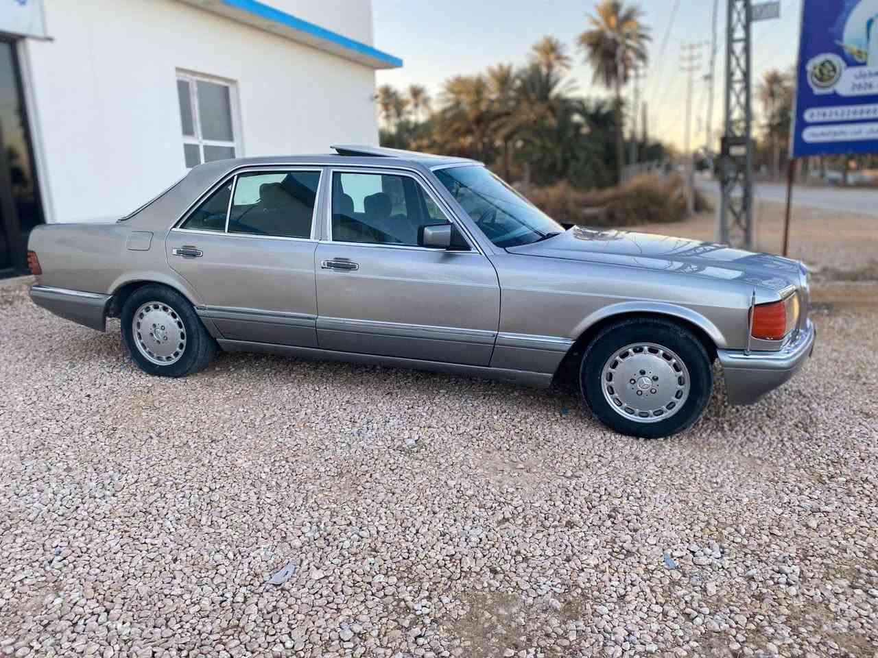 للبيع مارسيدس رئاسي
 باب قصير مديل ٩١
سياره جاهزه 
قواعد الدبل والشاصي مكفول على وضع الشركه 
اريل كهرباء 
سلايد طكتين
منظومه زنون عالي ناصي 
باتري جديد
غرفه بلادي مخمل
محور بطه ٣٠٠ كير ومكينه قبل اسبوع شادهن
رقم بغداد مشروع وطني مداور ثاني يوم 
السعر ٦٠ وبيه مجال قليل 
مكان السياره بالنجف ناحية العباسية 
رقم الموبايل
                         ***********
