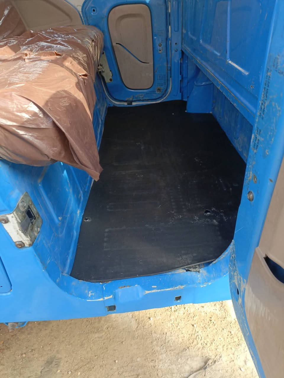 السلام عليكم تكتك موديل 2021 المكان بغداد الشعله 
تكتك جاهزه قطرة خياس ماكو رقم نكليزي سنويه لل 2030 
داخله هزه قبل سبوع مكينه مجفته بس ما مشروكه  كهربائيات كله شغاله تخم تاير جديد السعر خاص ***********
