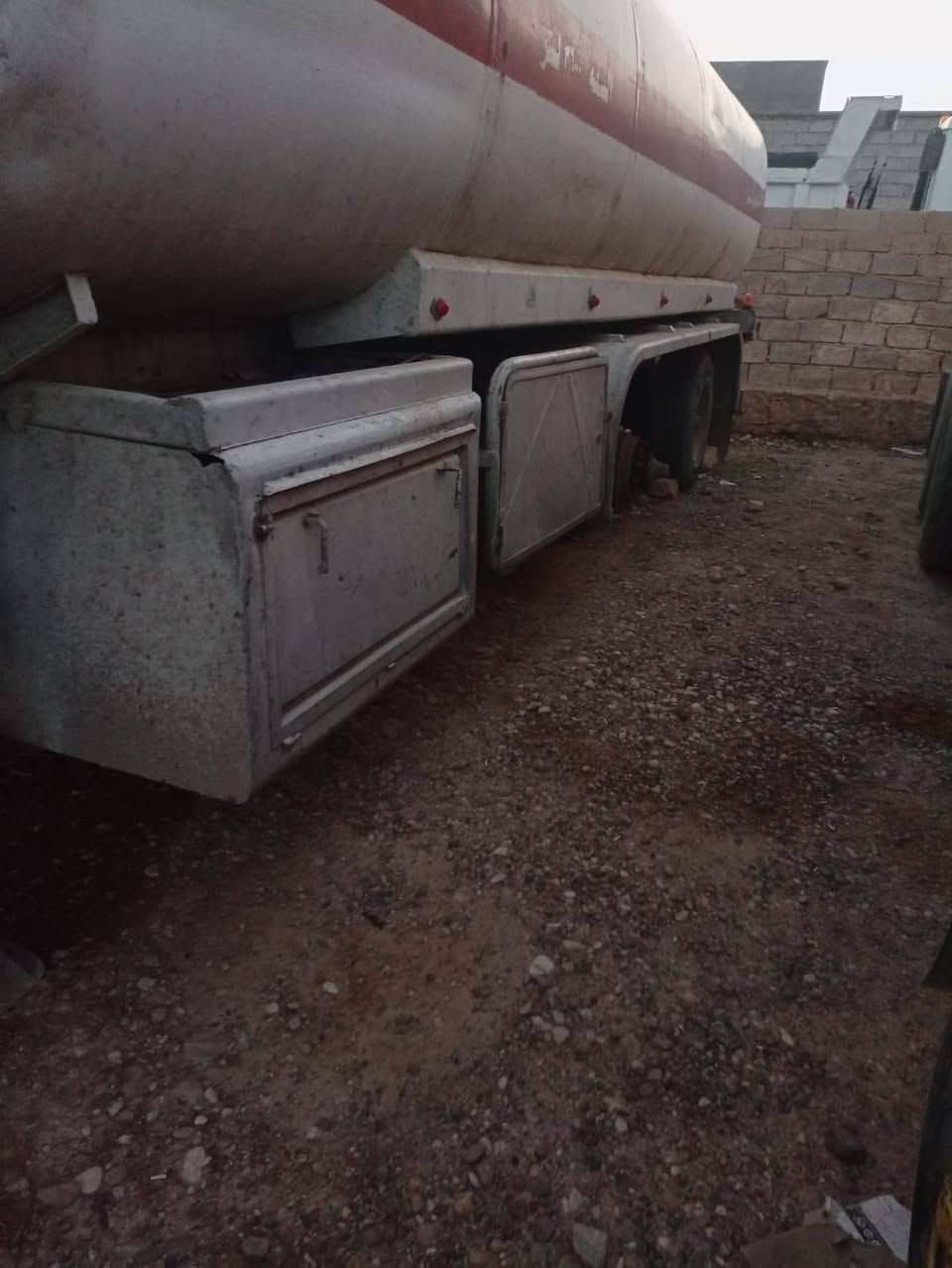 سلام عليكم صهريج البيع دناكير سكانيا ***********
