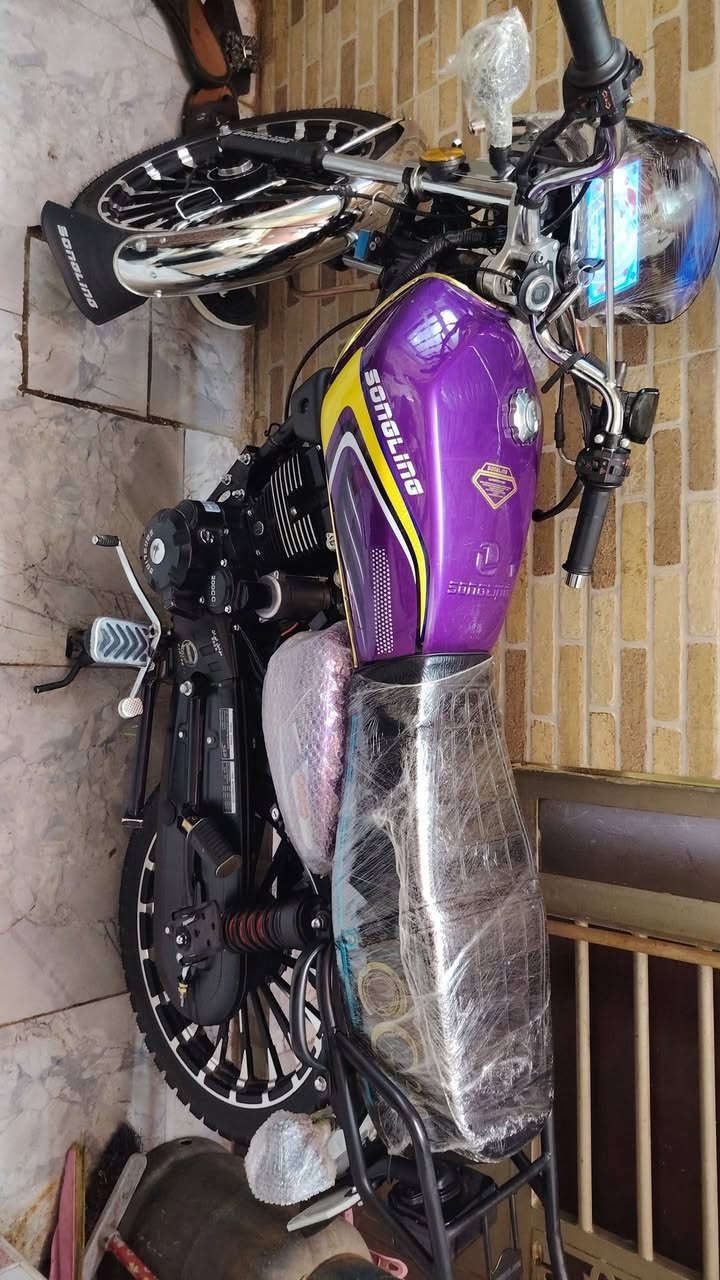 السلام عليكم دراجة إيراني للبيع موديل 2026 زيروو دراجه جديده مستعمله قليل زيرو مكفوله كفاله عامه من كََلشي
تشغيل عن بعد
حجم المحرك200
عدد بصمه 2
ماشيه 2000
مكاني بغداد الكريعات *********** متواجد واتساب السعر خاص رجا لمو شراي لايتصل
