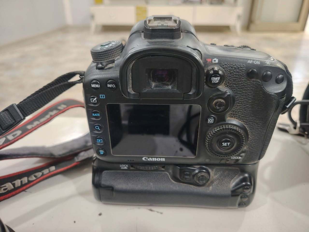 درون مني 4k كومبو مع كارتونات جديدة 
كانون 7D مارك 2 مع عدسة 70/200 f4 مع هود وقباقة 
عدسة 18/135 مع قباقة بطاريات عدد 3 وشاحنه
كادريتر لنقل الملفات
بيبي لايت وجنطة كاميرا
خلي سعر الي يرضه الله 
وابيع شلعة كلهن


**إذا كنت صاحب هذا الإعلان وتريد حذفه لأي سبب، رجاءا أرسل رسالة إلى الدعم الفني**