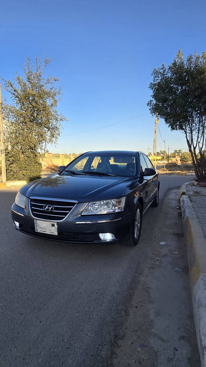 السلام عليكم
سوناتا موديل 2010 وارد امريكي 
السياره كلين بدون حادث فقط ٣ قطع صبغ اثر شخوط
السياره نضيفه مكينه 2400 جديده كير 5 نمر حداديه تخم تاير كهربائيات كوله شغال رقم بغداد تحويل مباشر 
مكان السياره كربلاء 
السعر 113 بيها مجال 
للأستفسار :***********
