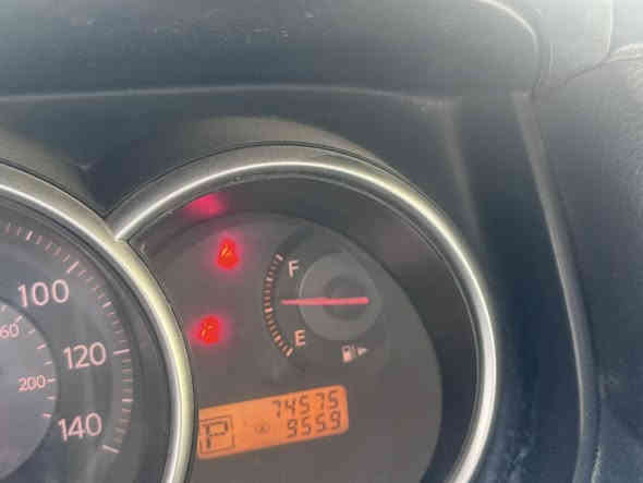 فيرسا ٢٠٠٨ بيها عكس السايق ماشيه ٧٤ حقيقي محرك ١٨٠٠ مكانها بغداد العامريه *********** رايدها ب٨٠
