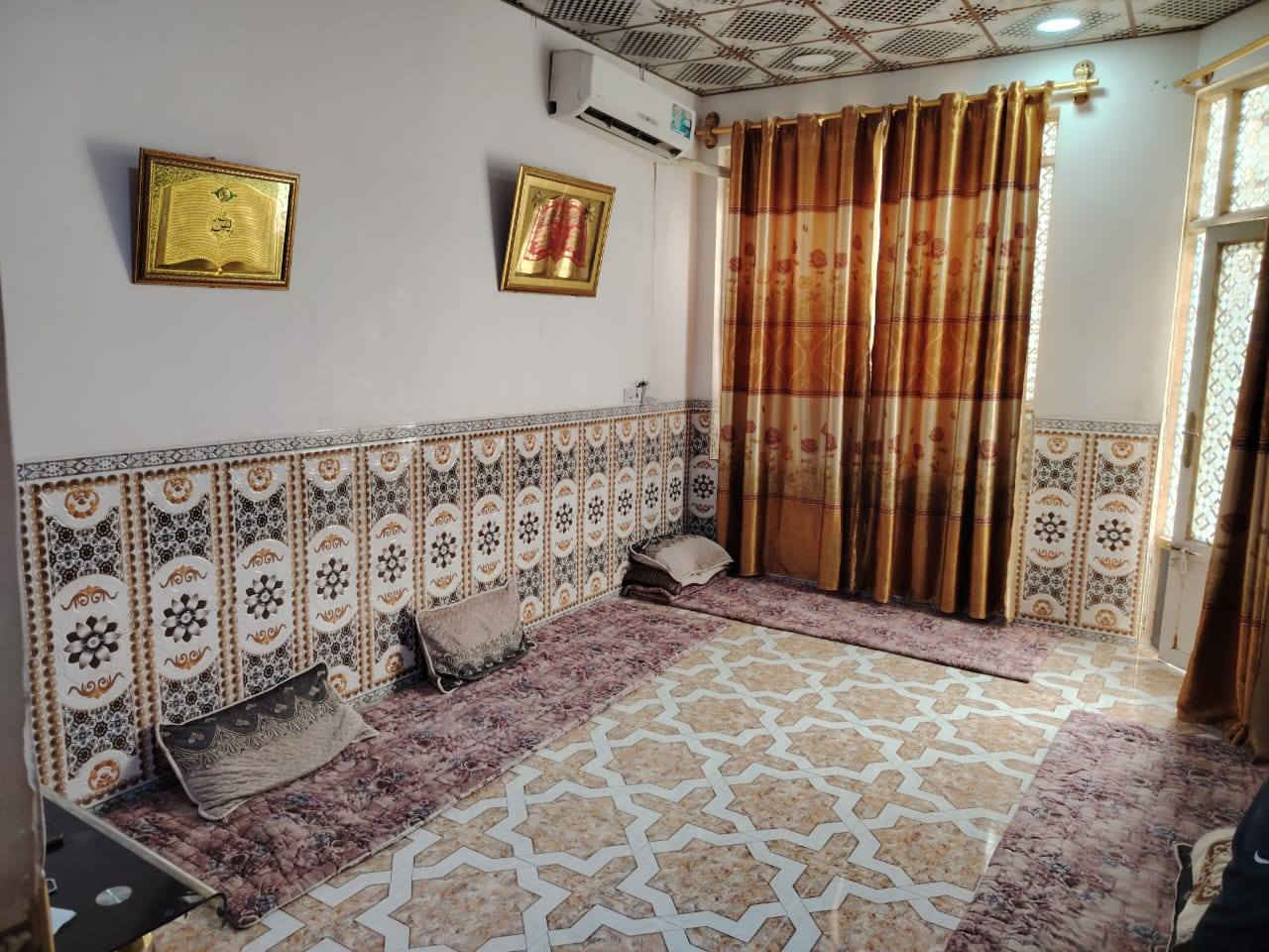 مشتمل للبيع مثنى الخظراء 
خلف الطاقه مساحة 103 متر واجه 6 وربع نزال 17 متر 
شارع 12 متر طابقين 
غرفتين نوم استقبال ومطبح عدد حمامات 2 صالة كراج سيارة 
للاستفسار مراجعة مكتب الحسني للعقار الشهداء مقابيل مول المثنى 
***********
***********
***********
