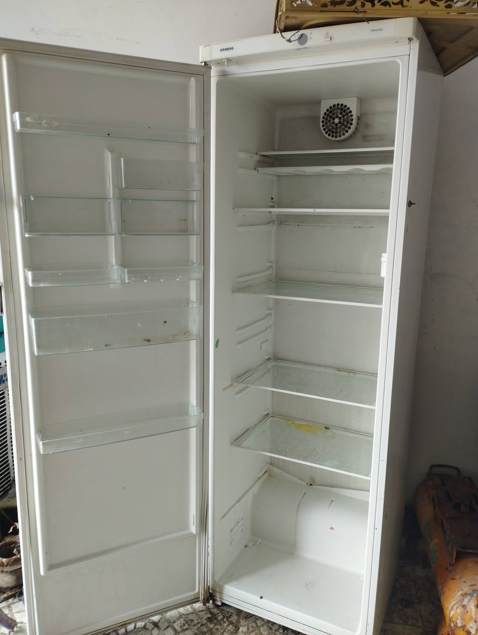 عارضه للبيع نضيفه شرط الفحص تبريد فول على الفيس موجود وهاذه رقمي ***********
