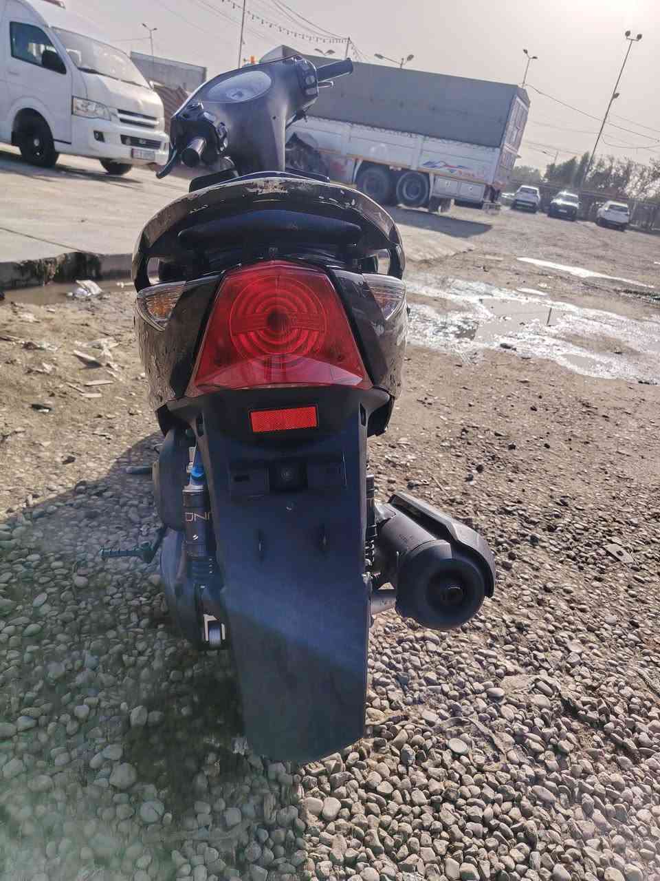 السلام عليكم
دراجه ثعلب للبيع
الدراجه إني منزلها من الرمبه مكفولة من مكينه  ومكفوله من حادث الدراجه حلوه وناعمة على كد أروح بيها للشغل و أرجع مكاني بغداد الغزاليه رايدها ب ٧٠٠ وفيها مجال للطيبين
 رقم الهاتف *********** متواجد واتساب 
(ممتواجد عل فيس)
