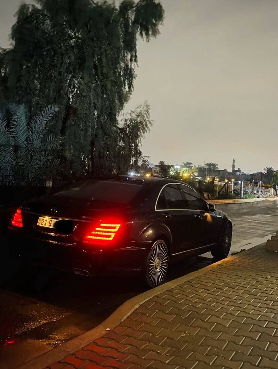 مرسيدس اس /2006 s500 وارد ياباني
-الضرر جاملغ الخلفي صبغ شبر -
-الجاملغ الامامي مبدل الباقي مكفول
-( لغد شاصي دواخل مكفول )
-جميع الايرباكات سليمه 
-عليها كت كامل AMG 2012 
-المواصفات فول 1/1 :
- محرك v8 عقل الفوك المرغوب
-فتحة سقف
- صندوق كهرباء شفط
- داخل لون اسود مطعم ب صاج
- كشنات جلد + خزن Memory
- كاميرا خلفية
- مري شفط / اشارة بالمري
- ماوس تحكم + تحكمات ستيرن
- ويل AMG اصلي
- برده خلفية
- تچاوي كهرباء امامي + خلفي
رقم سليمانيه الجديد (أصولية 100%)
سيارة عليها ادمة كاملة
تخم تايرات جدد
باقي المواصفات معروفة
السعر / 197 $ وبيها مجال
العنوان بغداد
***********
