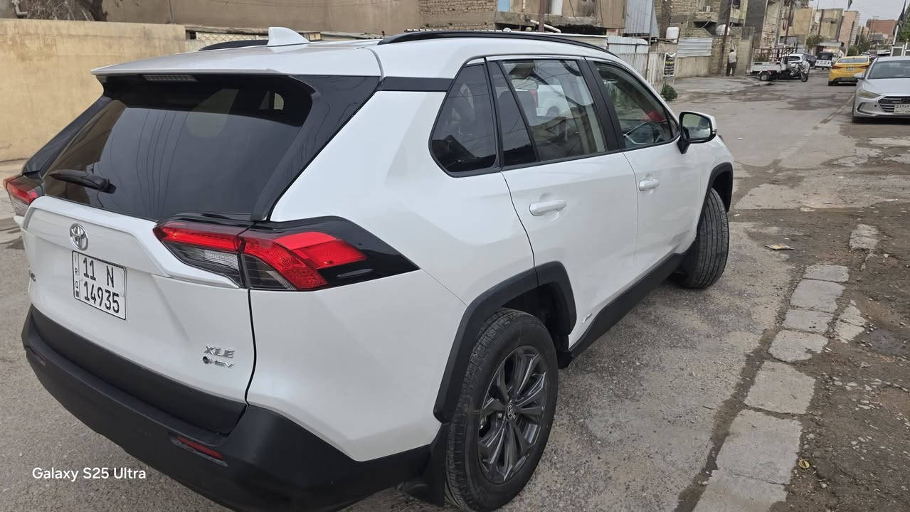 𝐓𝐎𝐘𝐎𝐓𝐀 𝐑𝐀𝐕𝟒 - 𝐗𝐋𝐄 -PREMIUM -𝐇𝐘𝐁𝐑𝐈𝐃 - 𝟐𝟎𝟐5
تويوتا - راف 4 - XLE بريميوم - هايبرد - 2025
* اللوان: ابيض 
* الموديل: 2025
* حجم المحرك: 2.5L (هايبرد )
* دفع رباعي 4X4 AWD
* فتحة سقف
* بصمة تشغيل 
* صندوق شفط كهربايي 
* كشن تدفئة  للسائق والراكب الامامي
* استيرن هيتر
* كاميرا خلفي
* هاند بريك بصمة
*  اوتو هولد Auto Hold
* رادار امامي (تحديد مسار)
* رادار جانبي (نقاط عمياء)
* نظام : Eco
* نظام : Normal 
* نظام : Sport
* كشن السائق كهربائي
* ثلاث وضعيات خزن لكرسي السائق
*صندوق كهرباء
كشنات جلد 
كشاف ضبابي
السعر:255
رقم  الهاتف: ***********
مكان السيارة بغداد حي العامل
حادث مبدل جاملغ وصبغ ربع البنيد ايرباك برده فقط
