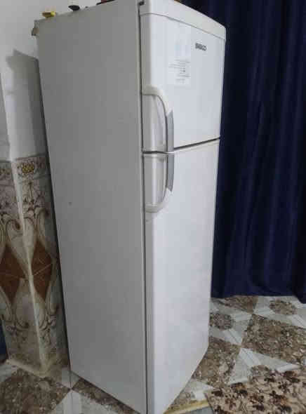 سلام عليكم ثلاجة للبيع جاهزه سعر ١٢٠ بيهه مجال تكريت الديوم 
***********
