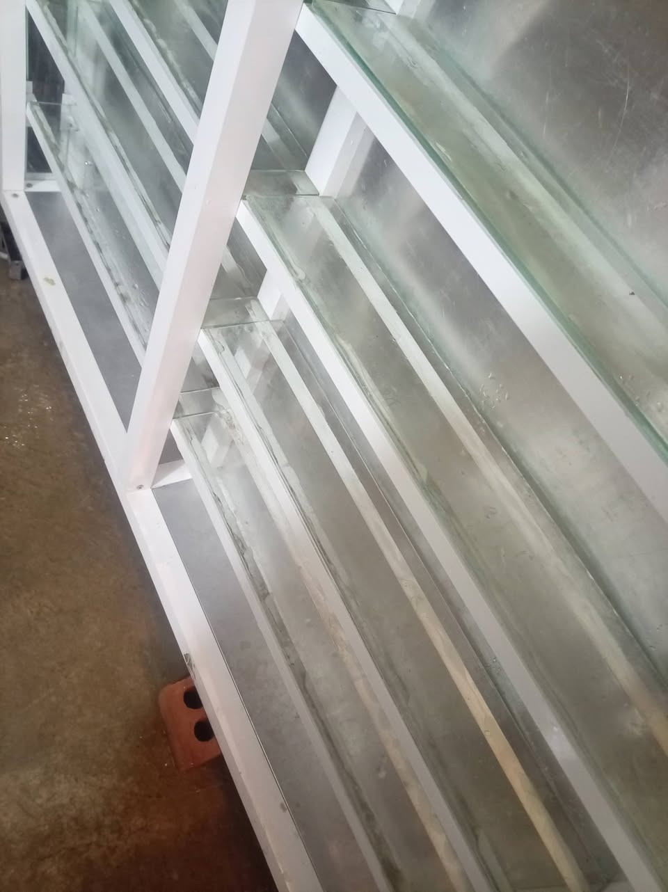 رف الالمنيوم مال اسواق بعده جديد فوووول نظافه
اي استفسار اتصل بالرقم ***********
