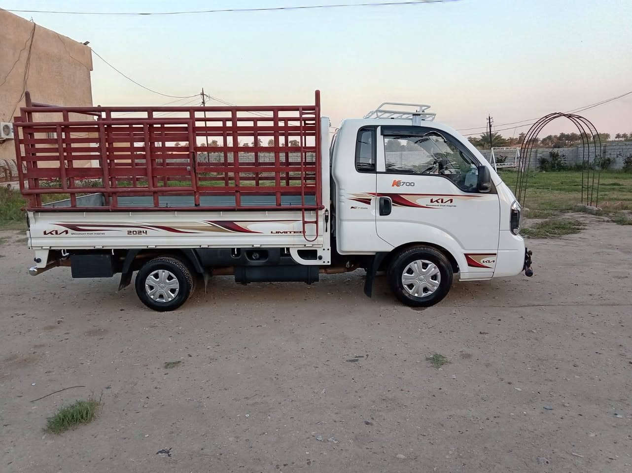 السلام عليكم كيا حمل موديل 2024 مكفولة كفالة عامه ماشيه 40الف رقم بغداد انكليزي السيارة كلش مرتبة المكان بغداد الدورة *********** . مكلف بلنشر ..
