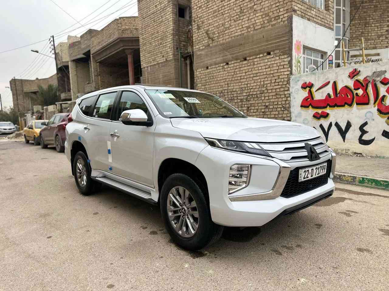 #بيع سريع وبلاش باجيرو م2020 الشكل الجديد فول الفول 1/1 #بيها صبغ بنيد فقط #صور السونار مرفقا مواصفات بصمة فتحة 7راكب تبريد مركزي 3قطع اشاير بل مري محرك 6 سلندر مري شفط ويل كب كروم فور ويل شاشة كبيرة كامرة خلفية تحكم ستيرن جهتين #ماشة 93 الف سيارة جاهزة وجديدة #السعر 183 بيها مجال بسيط *********** العنوان بغداد الرصافة #رقم اربيل الجديد بسمي سنوية جديدة
