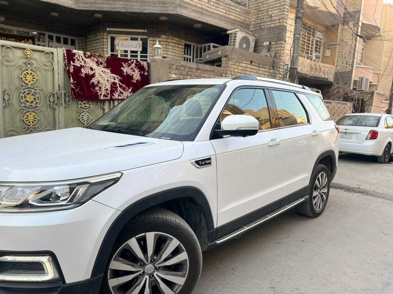 شنانجان Sc95. 2019
السيارة كفالفة عامة بدي معادة بارد قليل 
السيارة فول مواصفات فتحة بصمة بنورامة حساسات كامرات اضائة زنون ليزري 
مكينة 2000توربو 
سبعة راكب 3قطع تبريد 
السيارة كاملة مكملة تخم جديد مكاني بغداد بلديات السعر 155 
*********** 
***********
