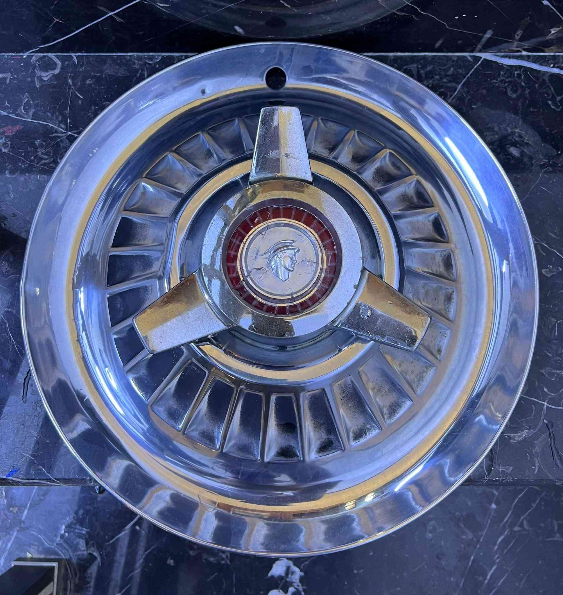 السلام عليكم 
للبيع تخم ميركوري حجم 14 
م/ماابيع فقط الشاخات 
للاستفسار متواجد خاص


**إذا كنت صاحب هذا الإعلان وتريد حذفه لأي سبب، رجاءا أرسل رسالة إلى الدعم الفني**