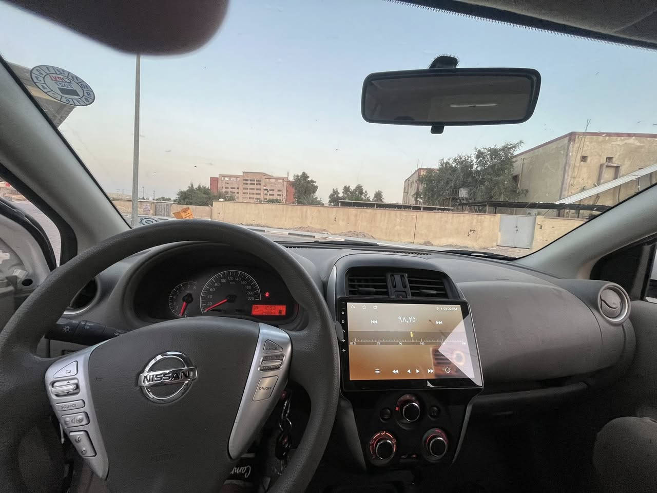 السلام عليكم نيسان سني هندي مديل 2024 بيه باب مبدل مال سايق بلادي وباب لخلفي كما موضح بصوره ولباقي كفاله مكان السياره البصره غير متواجد علفيس ***********
