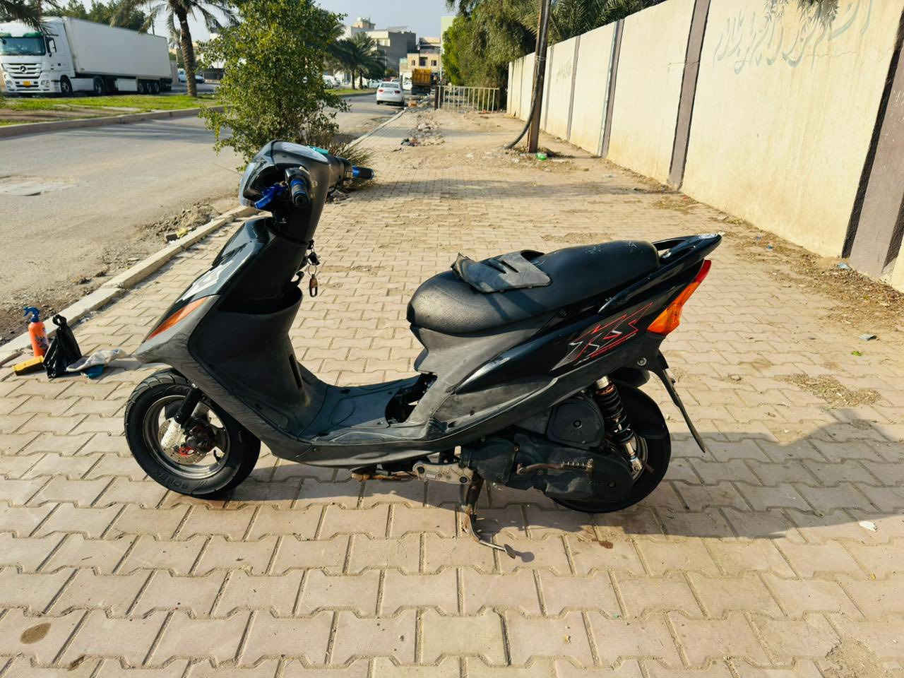 سلام عليكم دراجه ماكس عدله نزلتها من رمبه صار 20 يوم تجي وتشوف بعينك مكاتبه مالتها من ضلال دراجه مزوده من كلشي يدات بانزين ويدات بريك دبل خلفي رياضي  دبل آمامي رياضي الكور تزويد من تايون صالنصه أف ام شيال رياضي سعره مليون بيها مجال شي قليل ***********
