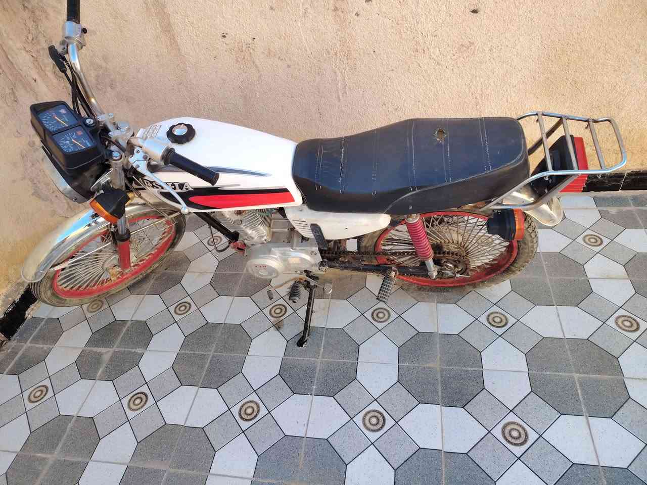 دراجه ارشه للبيع كلك ترايك وين مايعجبك كهربايات كله شغاله فقط تاير مبنجر موديل 21. سعرهه 350 مكاني رميثه ال مو شراي لا تجي خاص متوجد ع خاص
***********
