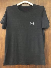 ماركه عالميه  من اندر ارمر  قطعه اصليه  تيشرت باله  خامه ستن رياضي  نظ...