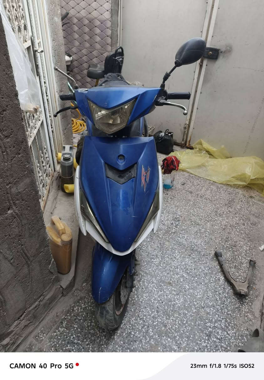 سلام عليكم دراجه ماكس عدله صيني اسمها  fs للبيع ماصار اسبوع من جفتتها دراجه ناعمه مابيها خيط بخار سعرها ٢٥٠ و بيهة مجال للشراي عنوان نجف شارع المطار نزله الشفلات للتواصل *********** واتساب موجود
