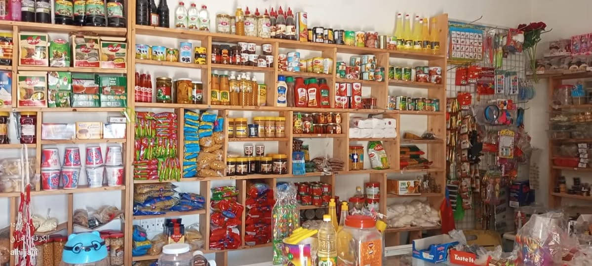 اسواق للبيع بناء ومحتوياته
٤٥ متر طابقين ركن و وجي شارع يعني صايرة حرف T في زراعي نهاية حي ميسان بعد سكلة الكرعاوي باتجاه شارع المطار بثلاث فروع وتدخل تقريبا ٣٠٠ متر  فقط بناء جناي اساس و سقف كونكريت و كله طابوق و سقف الطابق الثاني سندويج المحل يحتوي على سبلت طنين و ربع عدد ٢ في كل طابق سبلت و عارضة عامودية عدد ٦ و بطحية عدد ٣ + ميوز للعرض و رفوف و منظومة كاميرات مراقبة عدد ٨  لمعرفة السعر التواصل على الرقم ***********   َالدلال ابو علي النجف, العراق
