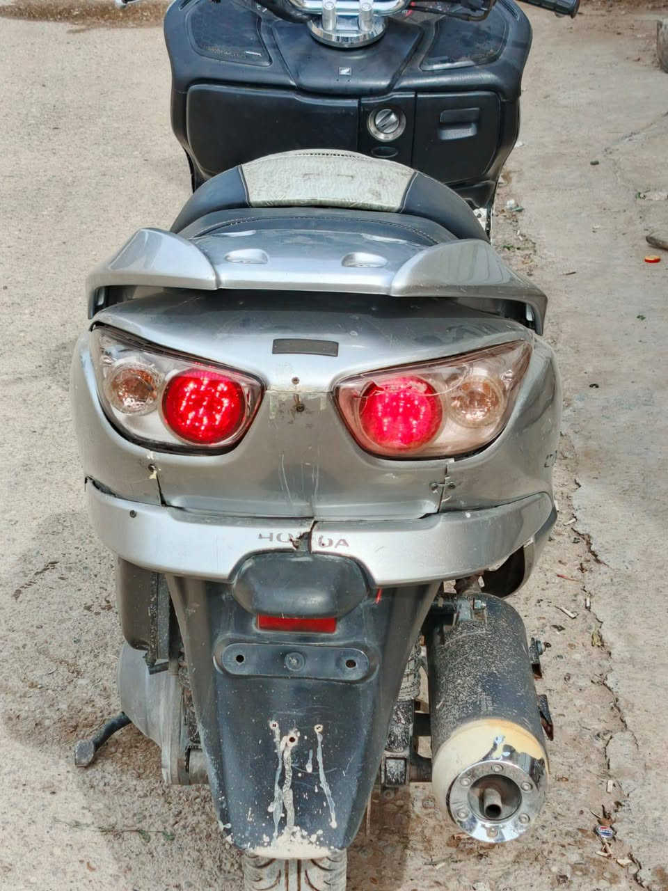 للبيع للبيع
فورزه 0/8 موديل 10 نضيفه وماناقصها شي بس مجرد كفراتها سويه تعبانه يعني مو تعبانات فرد نوب ودراجه حلوه يشهد الله بس متوازي عل بيعتها محركها مفتوح وعل ايدي مجفت كلجات جدد كلشي نظيف بيها اواراقها كمرك ومكاتبه موجودات سعرها (٤٠٠) قفل وعلي ماكو هيج نظافه بهيج سعر وإذا ما عندك تشلع عيوني وتاخذهن وإياها والدراجه موجوده واحلى من الصور لأن مامغسوله عنواني صلاح الدين قضاء الدجيل ماريد الوعود الكاذبه أرجع اكول إذا ما عندك تجي تاخذها وتروح والله وبلاش الك ***********
